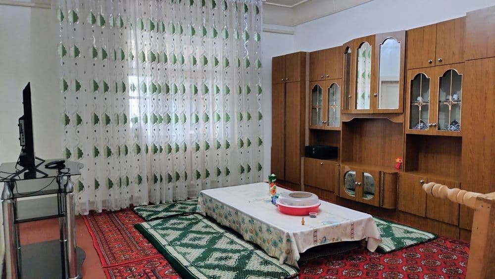 Уй сатылады, Тахияташ центрда жайласкан, базарга жакын, 4.5 сотка — 2