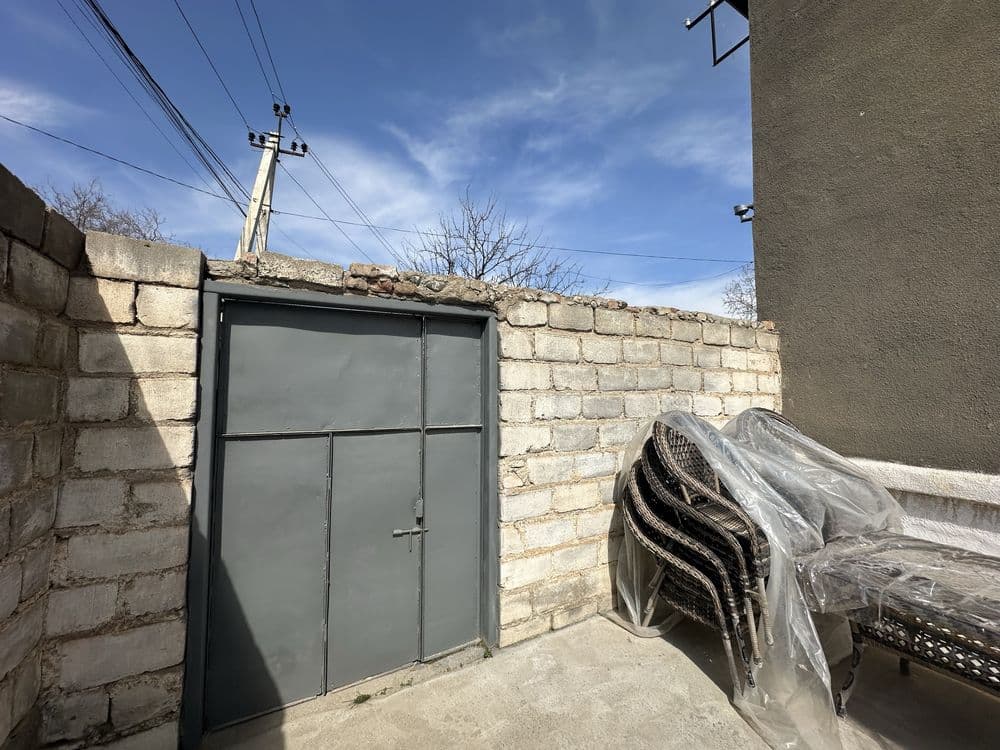 Hovli sotiladi Xishrav Qurgonida 7 sotiq 2 etajli — 4