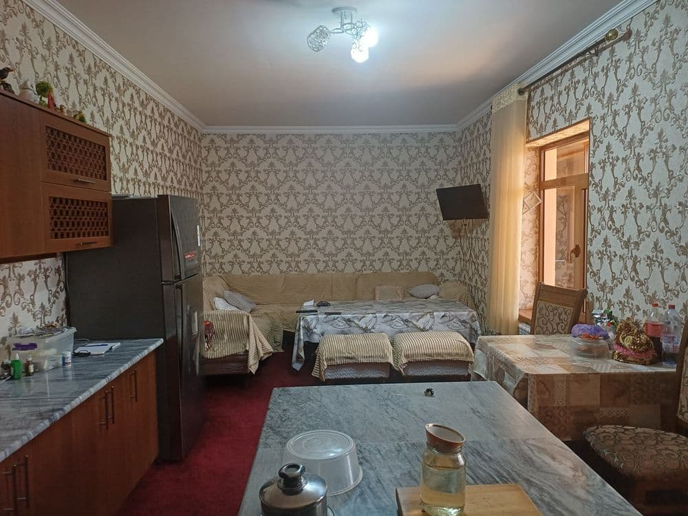 7 sotok hovli sentrda — 1