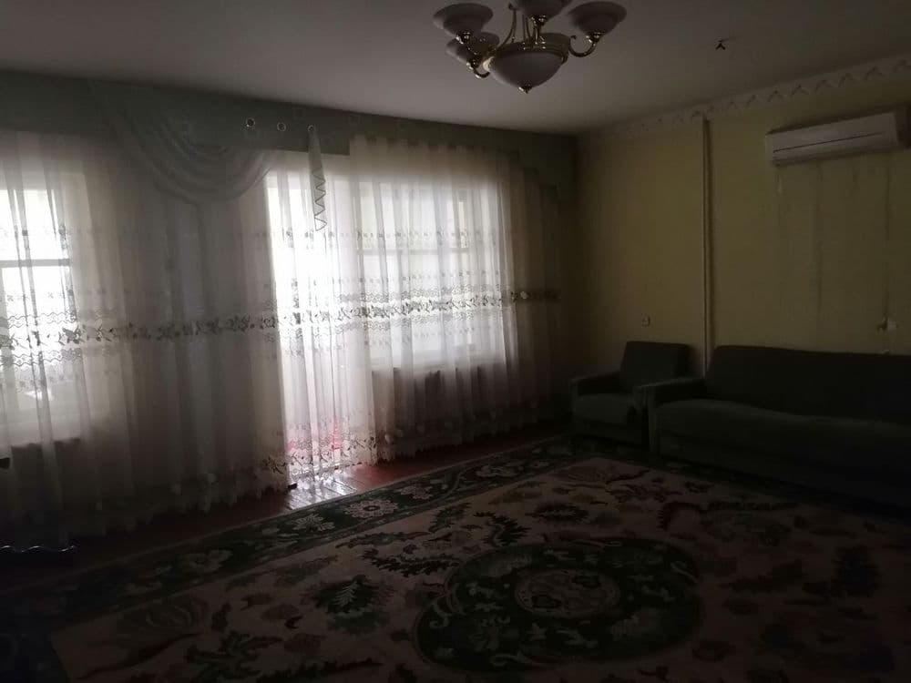 Термиз Ховли уй Коттедж уй. 8 хона шахар маркази — 3