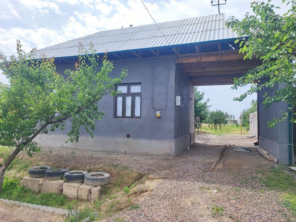Uy sotiladi Anrozor mahallasida Srochno — 2