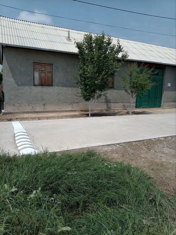 Guliston shaxar markazidan hovli uy — 2