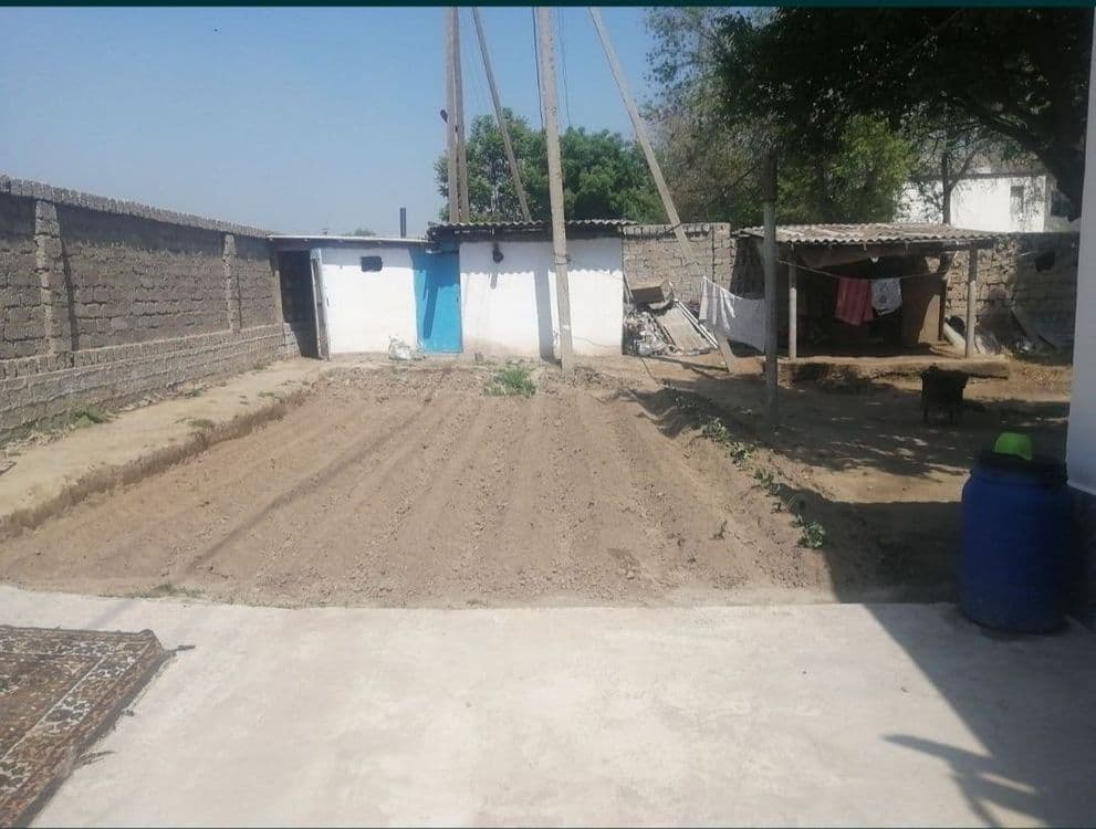 Uy sotiladi. Sirdaryo tumani Sholikor MFY Maktab yonida — 3