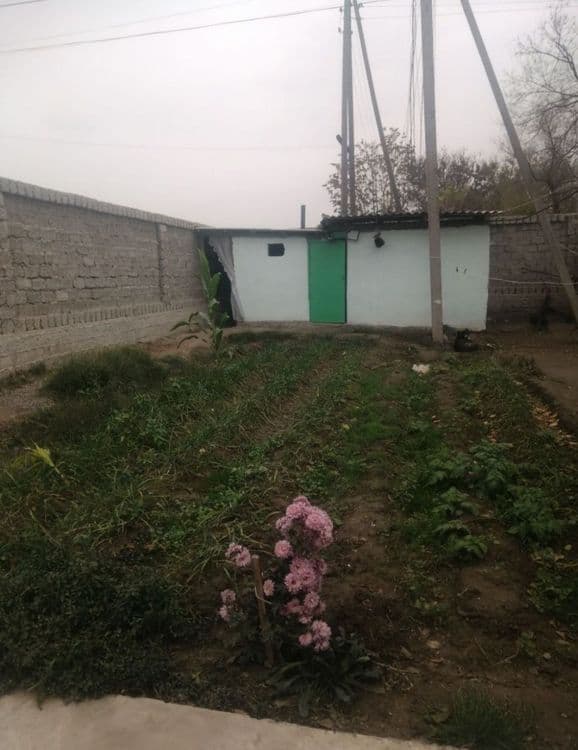 Uy sotiladi. Sirdaryo tumani Sholikor MFY Maktab yonida — 6