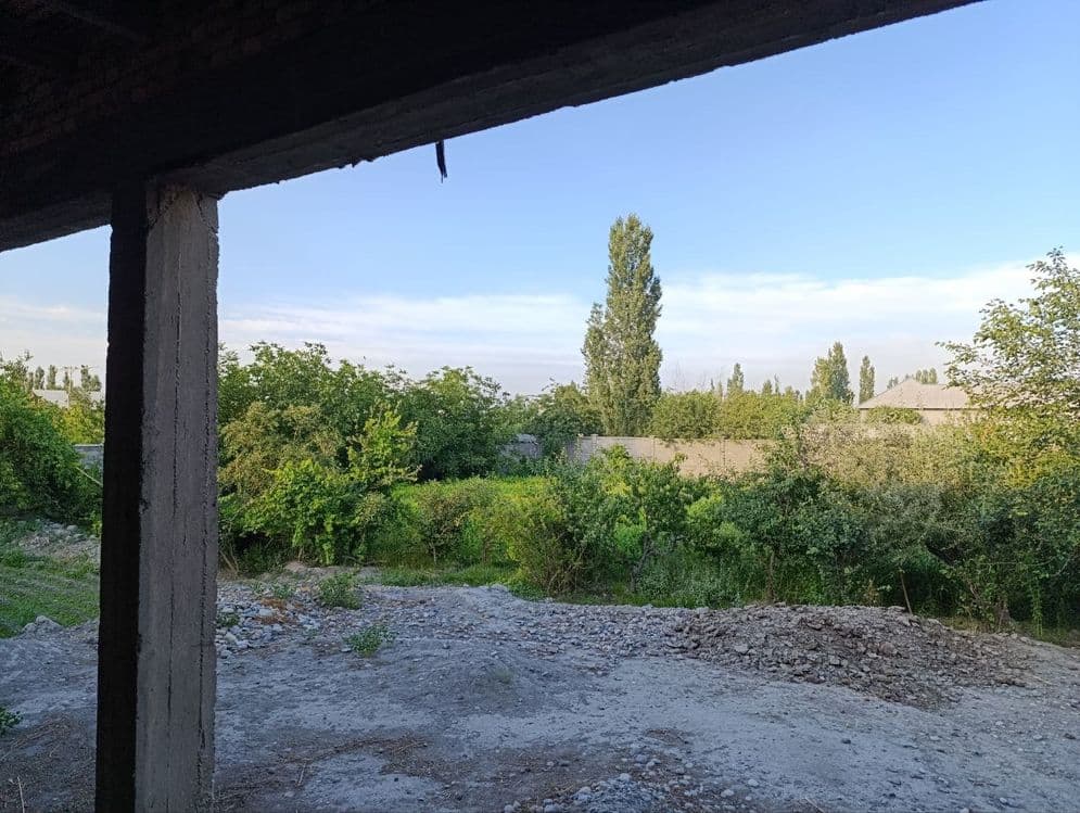 Hovli uchaska sotiladi — 5