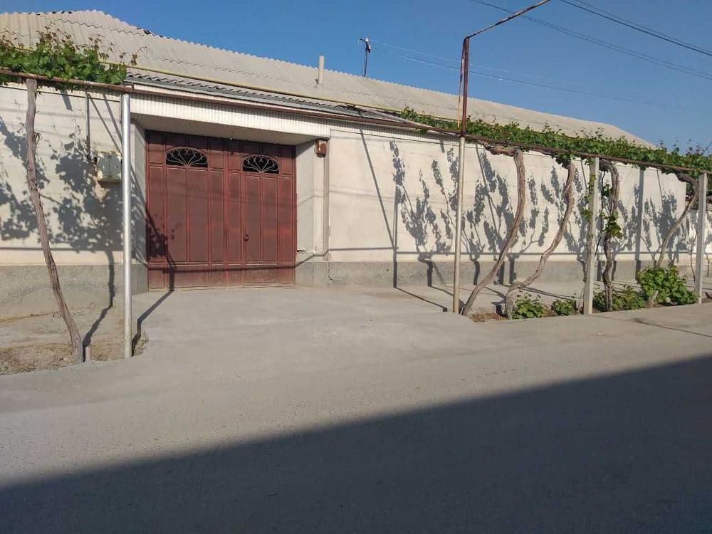 Qumtepa bozori oldida Hovli uy sotiladi — 1