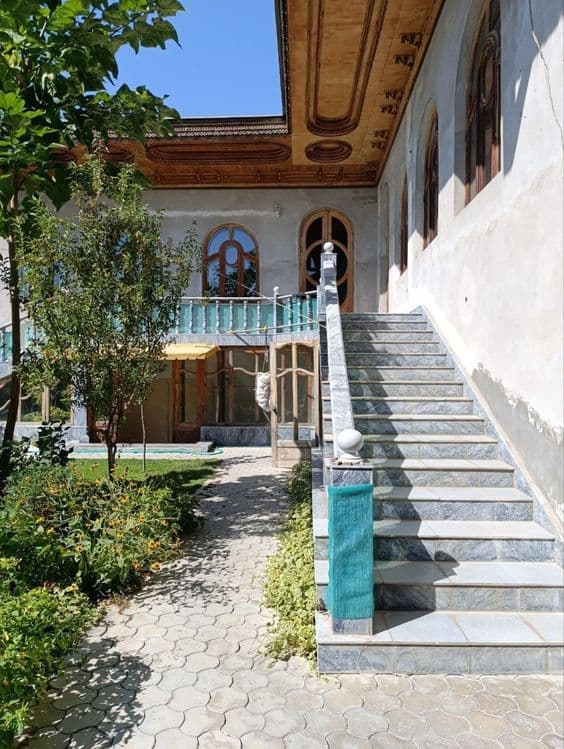 Arenda Yunusobod Xasanboy hovli 2 sanuzel ful komplekt 

11/1/2

Площа — 3