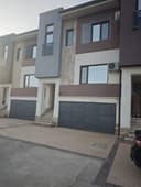 Еврокоттедж 5 комн , ор-р   торг центр "HIGHT TOWN CITY"