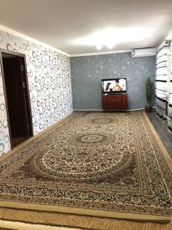 Гулистон шахар центрда коттедж. Ориентир 2 м-рн, 7 мактаб, Дилхуш кафе — 4
