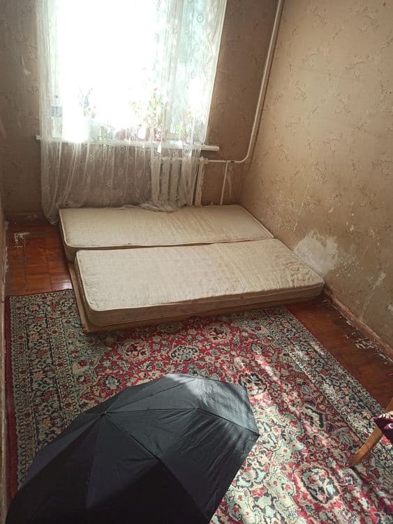 Buyuk Ipak yo'li metro yaqinida Salom choyxona oldida qizlaga ijara — 1