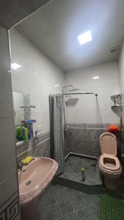 O’g’il bollaga shereklikka kvartera bor metroni oldida — 2