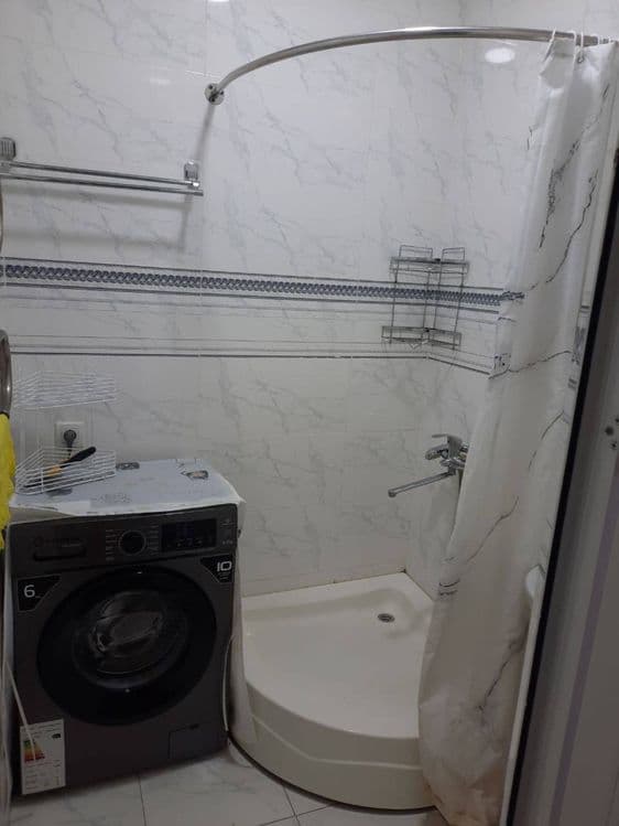 Kvartira qizlarga sheriklikka turkiston metroga 3 mntlik yol — 2