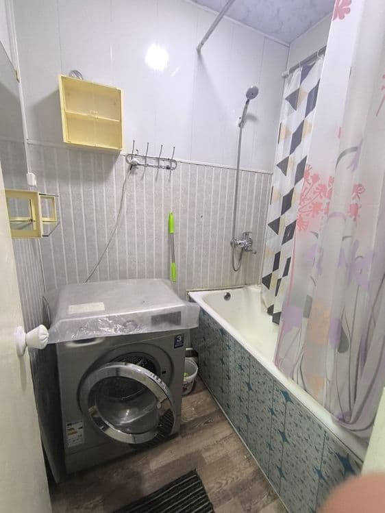 Сдам 3-х комнатную квартиру. Янгихаетском р-неДом деревянный. 350у.е — 1