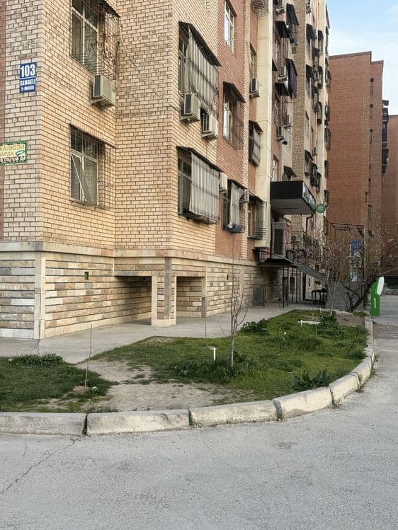 Sergeli moshina bozorga yetmasdan yahshi lokatsada — 2
