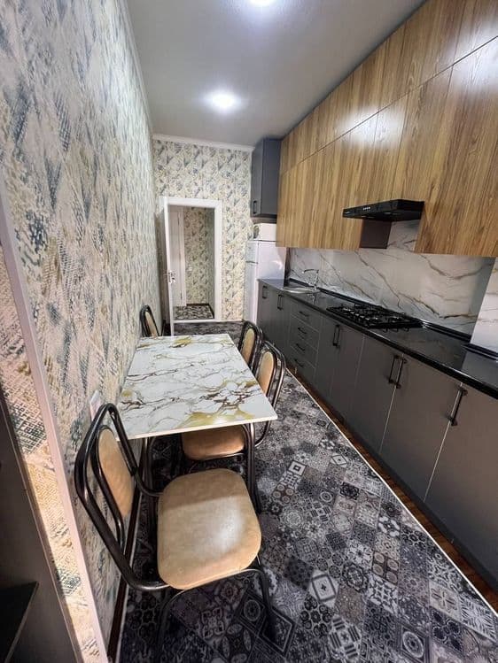 Задаётся 2 комнатная квартира Крити — 5