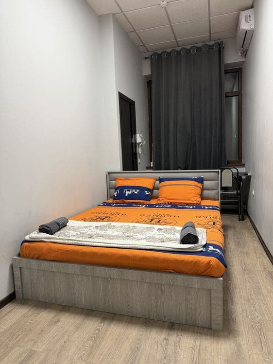 BEZZAKS Hotel Hostel Mexmonxona — 1