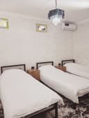 Hostel xizmatlari, Registon yonida joylashgan. Passportning o'zi kifoy