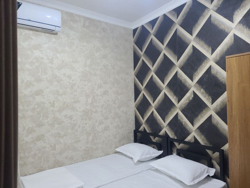 Hostel xizmatlari, Registon yonida joylashgan. Passportning o'zi kifoy — 5