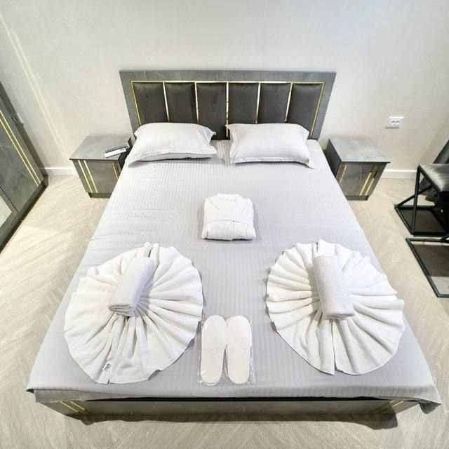 Hotel bez zaks/ Mehmonxona/ Gasnitsa / Sutkalik ijara — 2