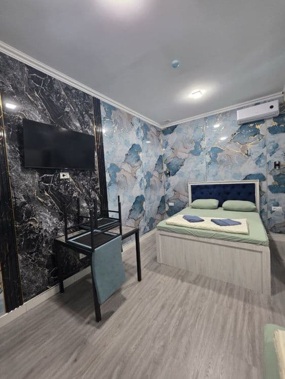 Bez zaks Yunsubod JonTowr Hotel24/7 — 1