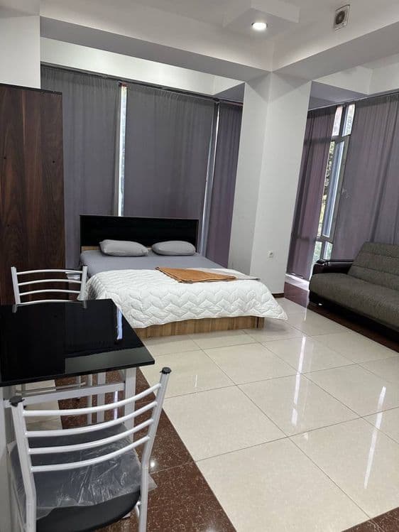 Bez zaks Hotel TJJ mehmonxonasi — 1