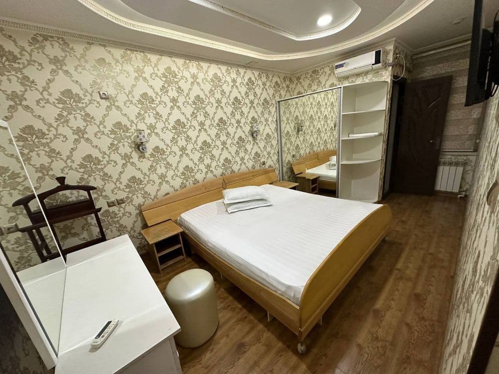 Bezzaks hotel mehmonxona kvartira xostel kunlik ijara — 2