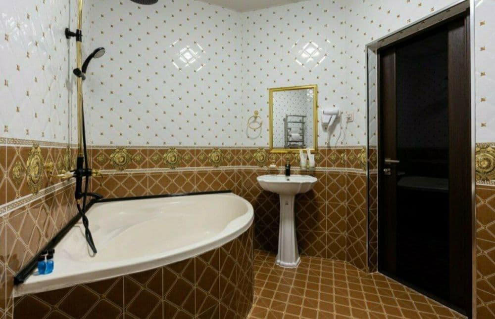 Mehmonxona bez zaks / Hotel  /Gasnitsa — 2