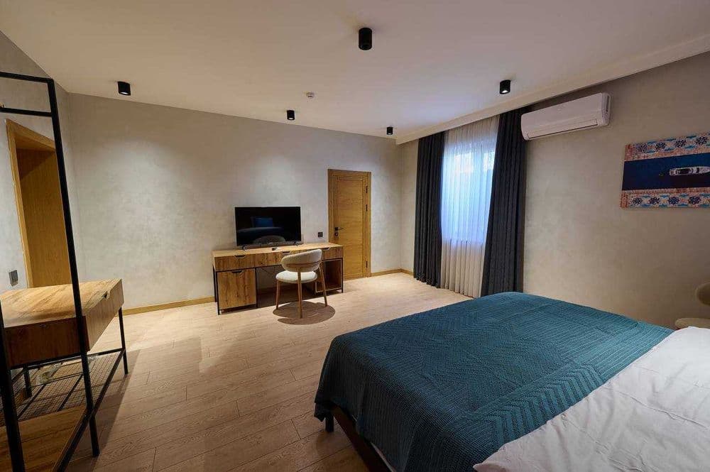 Hotel bez zaks/ Mehmonxona/Gasnitsan/ oilaviy — 2