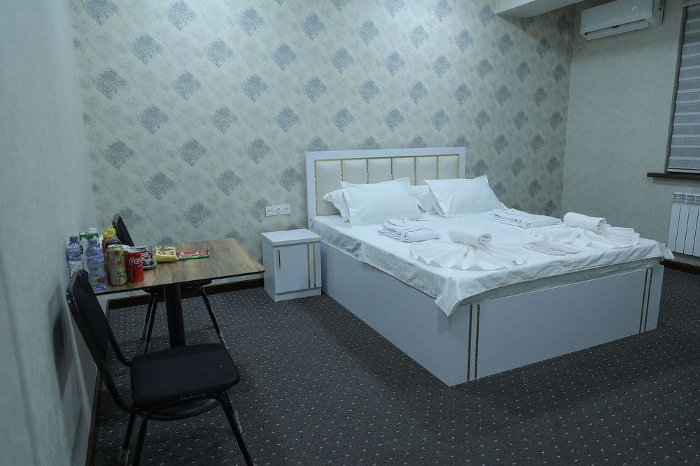 Bez zaks hotel akuratniy tozza joy yengi filial — 5