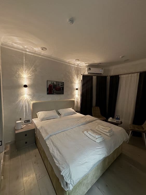 Bezzaks Hotel soatlik gostinitsa mehmonxona — 1
