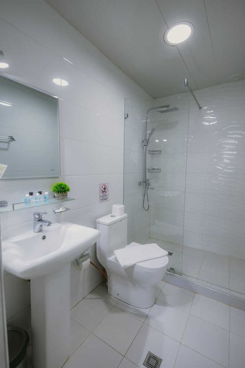 Посуточная аренда номеров в City Hotel — 2