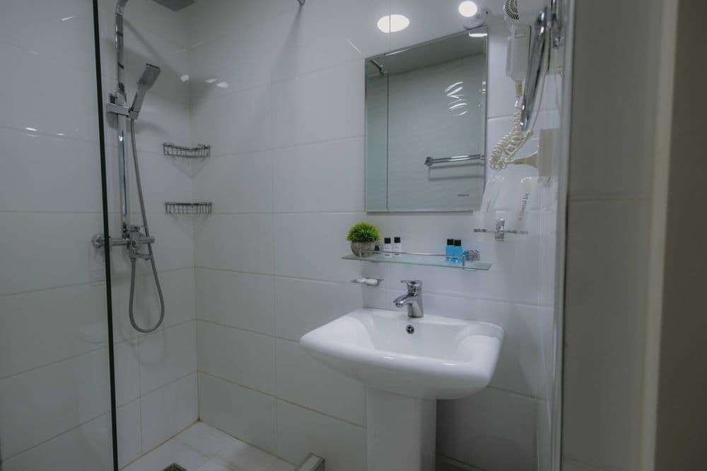 Посуточная аренда номеров в City Hotel — 6