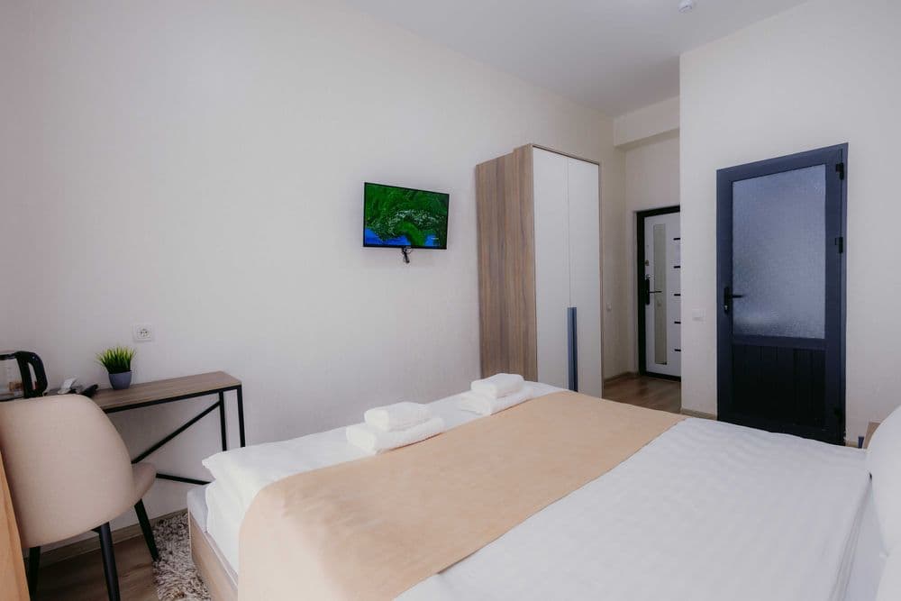 Mehmonhona shaharni markazida ( SADI Hotel ) — 3