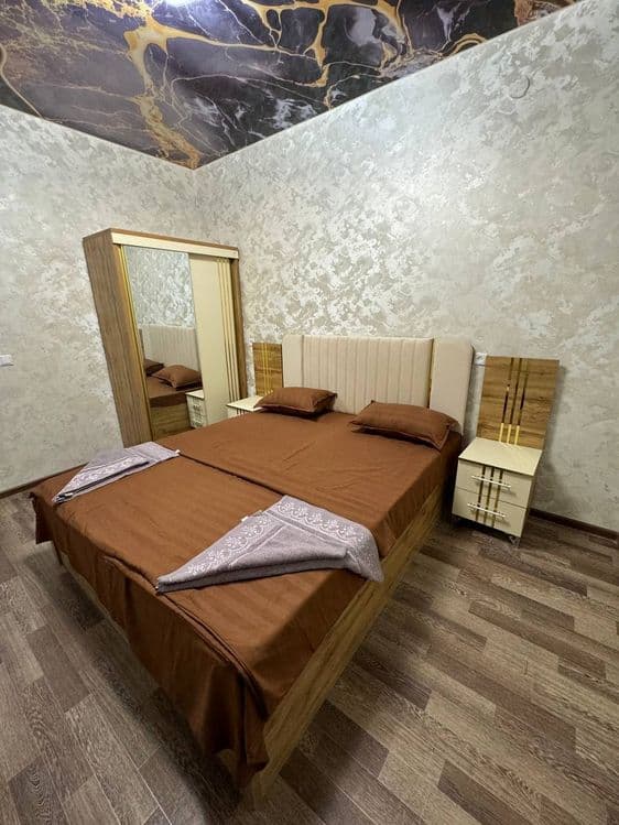 Без Закс Гостиницы — 1
