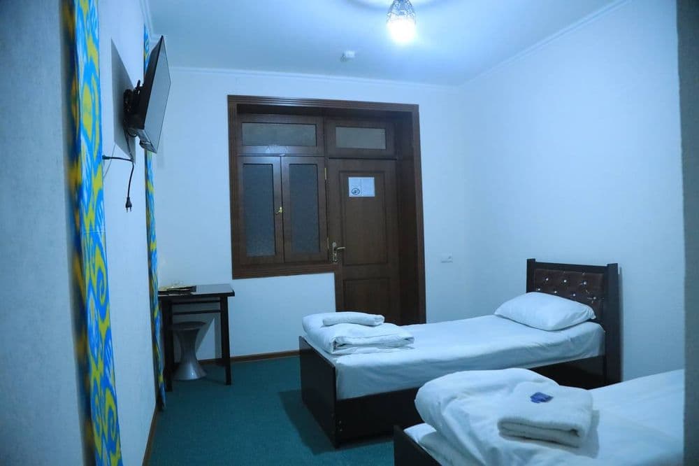 Hotel sutkalik mexmonxona — 2