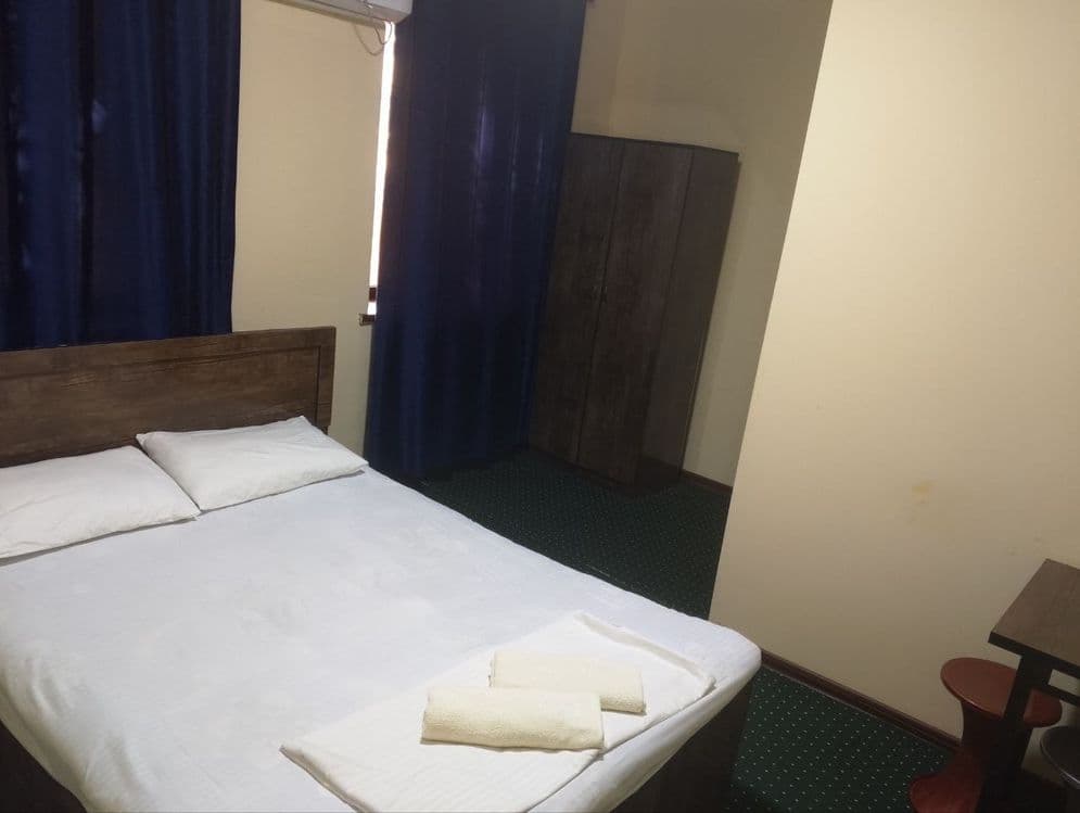 Hotel sutkalik mexmonxona — 2
