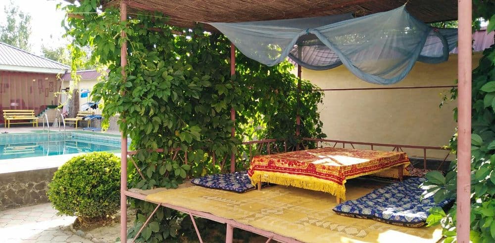 Сдается дача в Кибрае. Вдоль реки чирчик. 5км от центра Кибрая. — 5