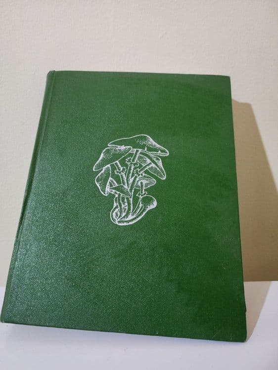 Книга Грибы Kitob qoʻziqorinlar xaqida — 1
