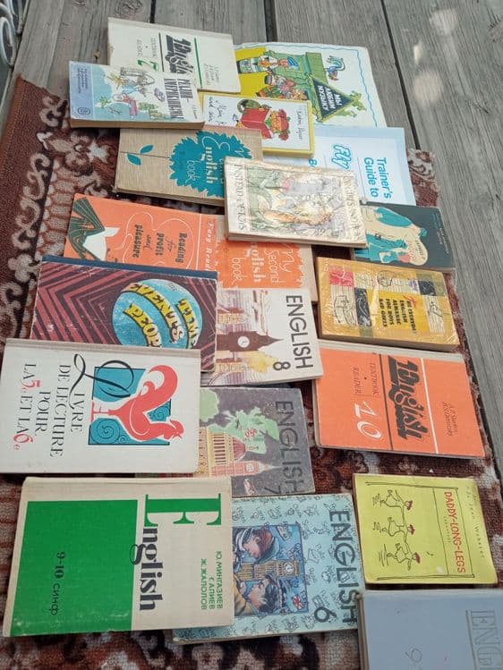 Книги. Продается.  Дешево — 1