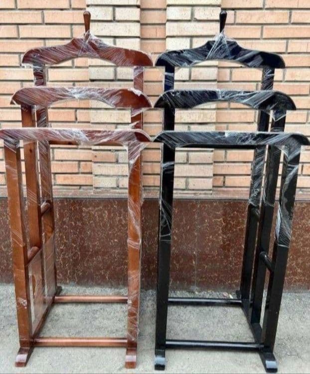 Дасака бесплатная. Вешалка для кастум. — 1