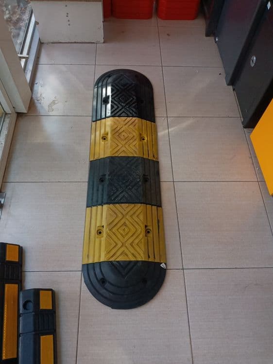 Lejayishiy poliseski koliso odboynik ugul zashita — 3