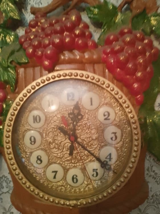 Часы настенные. Производство СССР. — 2