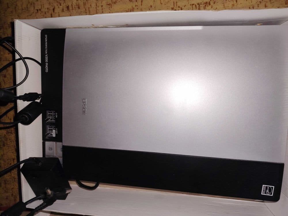 сканер EPSON Perfection V200 PHOTO — 1