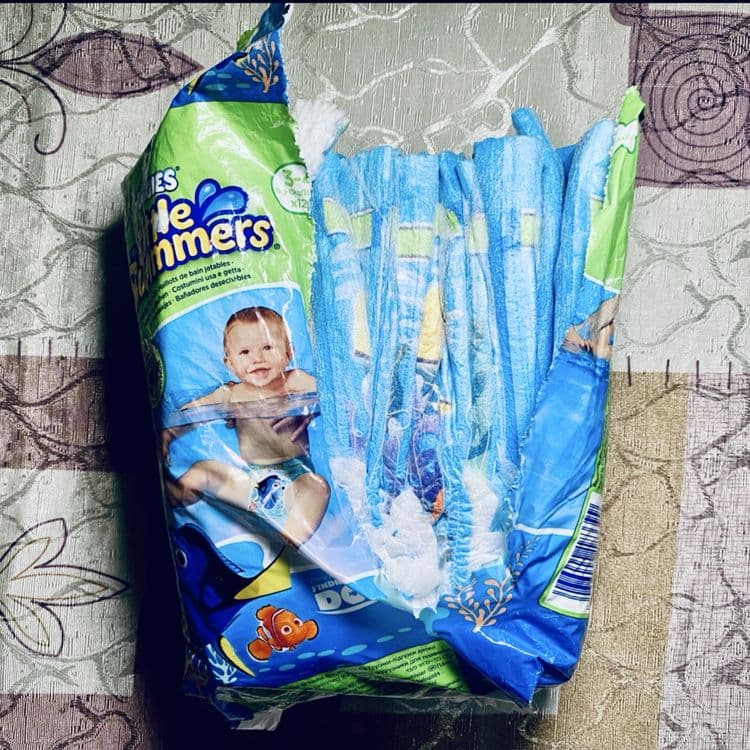 Памперсы, подгузники! Haggies(для бассейна), Monchico(повседневные) — 3