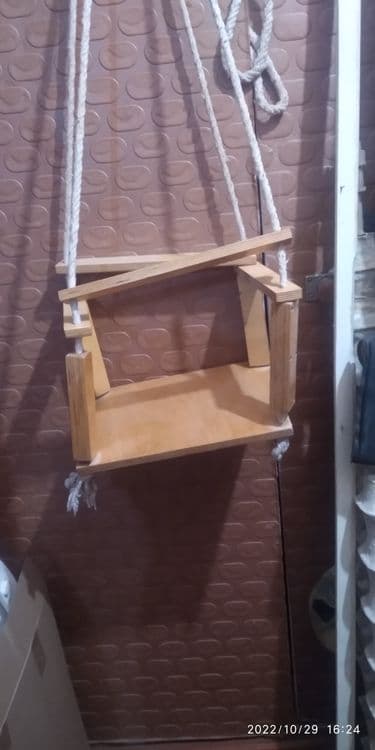 Продаётся Качельку. — 2