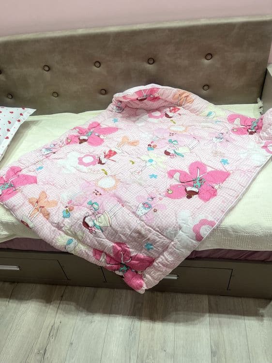 Продам детское одеяло для девочки. Qizchalar uchun bolalar adyoli soti — 1