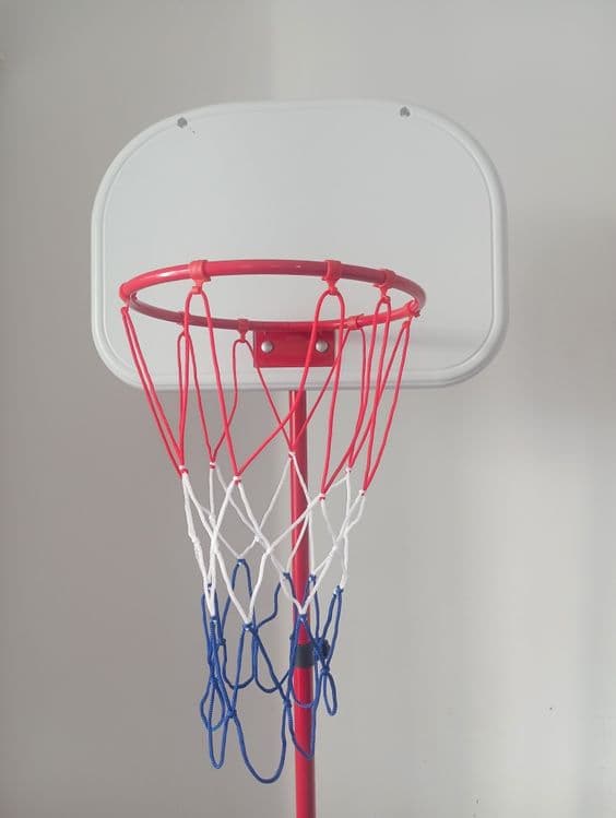 Bolalar uchun basketbol savati sotiladi! O'ynash uchun tayyor holatda — 1