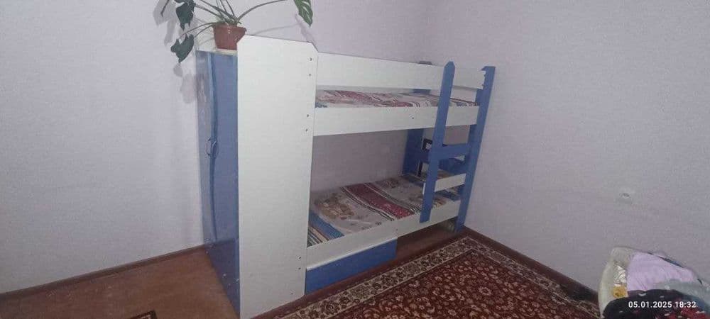 Bollalar uchun kravat va stol va stul — 2