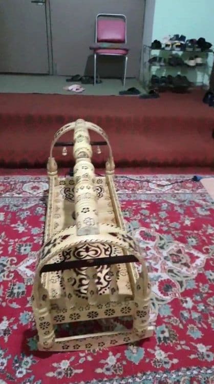 O'zi tebratadigan motorli beshik sotiladi — 2