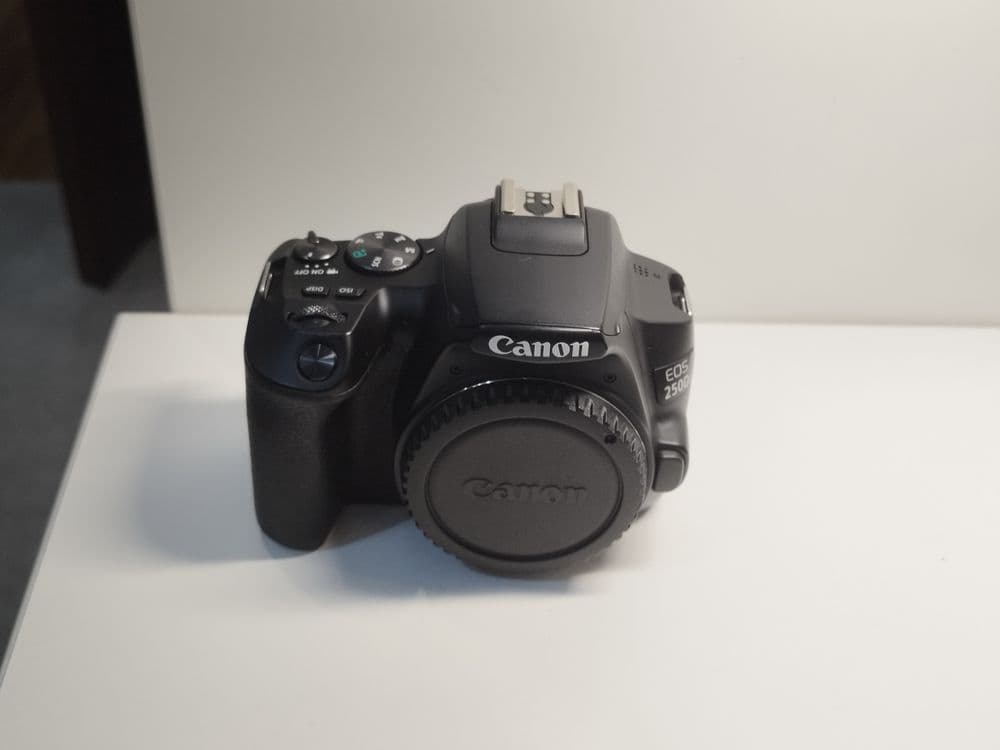 Canon 250d + 50mm f1.8 + komplekt — 2